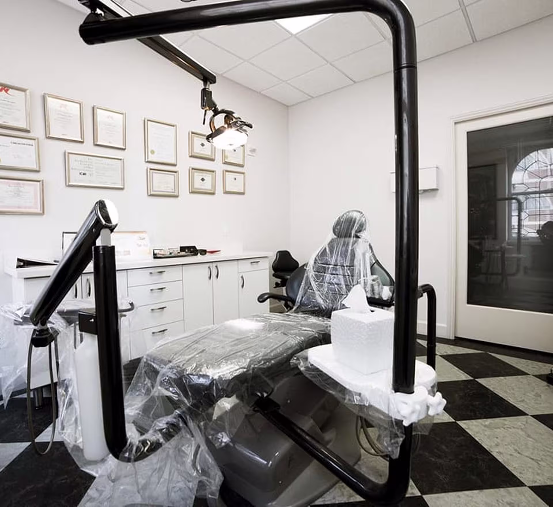 Surgical suite for bone dental graft and dental implants in San Francisco